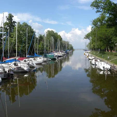 In Balatonmariafuerdo 19249 * 巴拉顿凯赖斯图尔